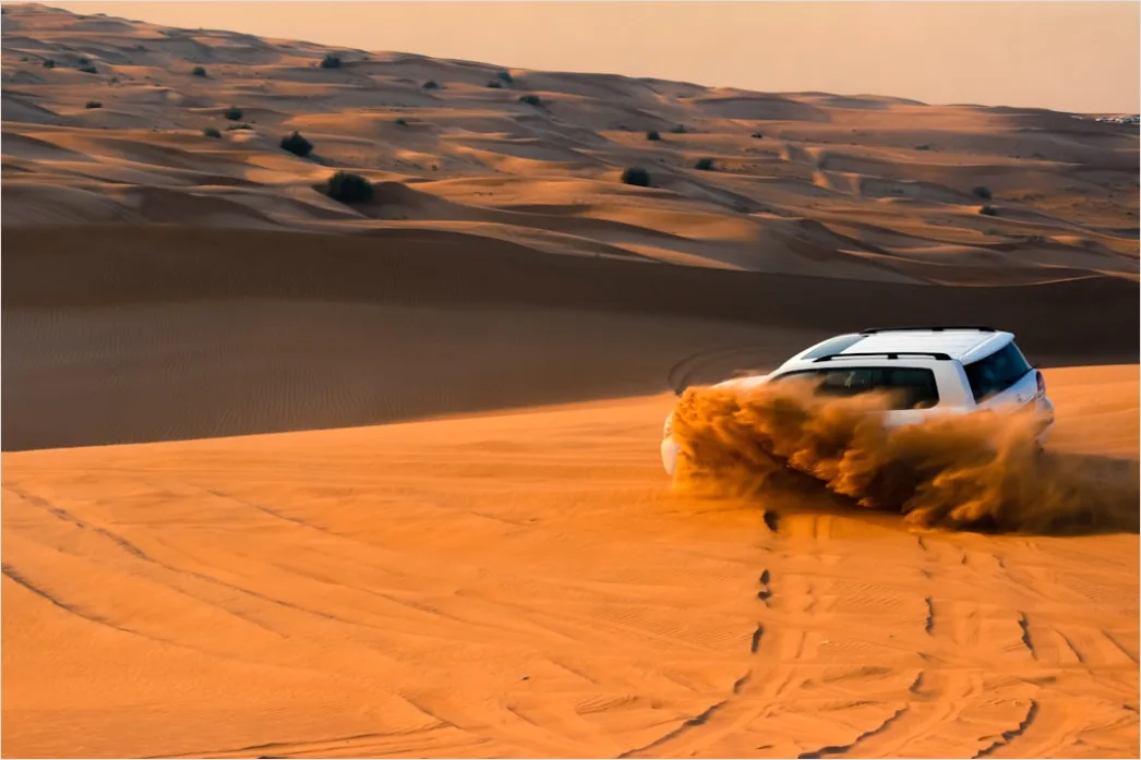 Detail Expedition Vehicle Crossing Sand Dunes Desert Number 20