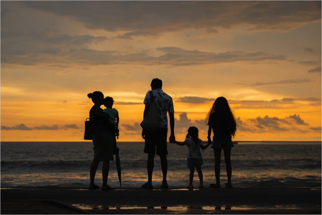 Detail Family Portrait Beach Sunset Golden Hour Number 12