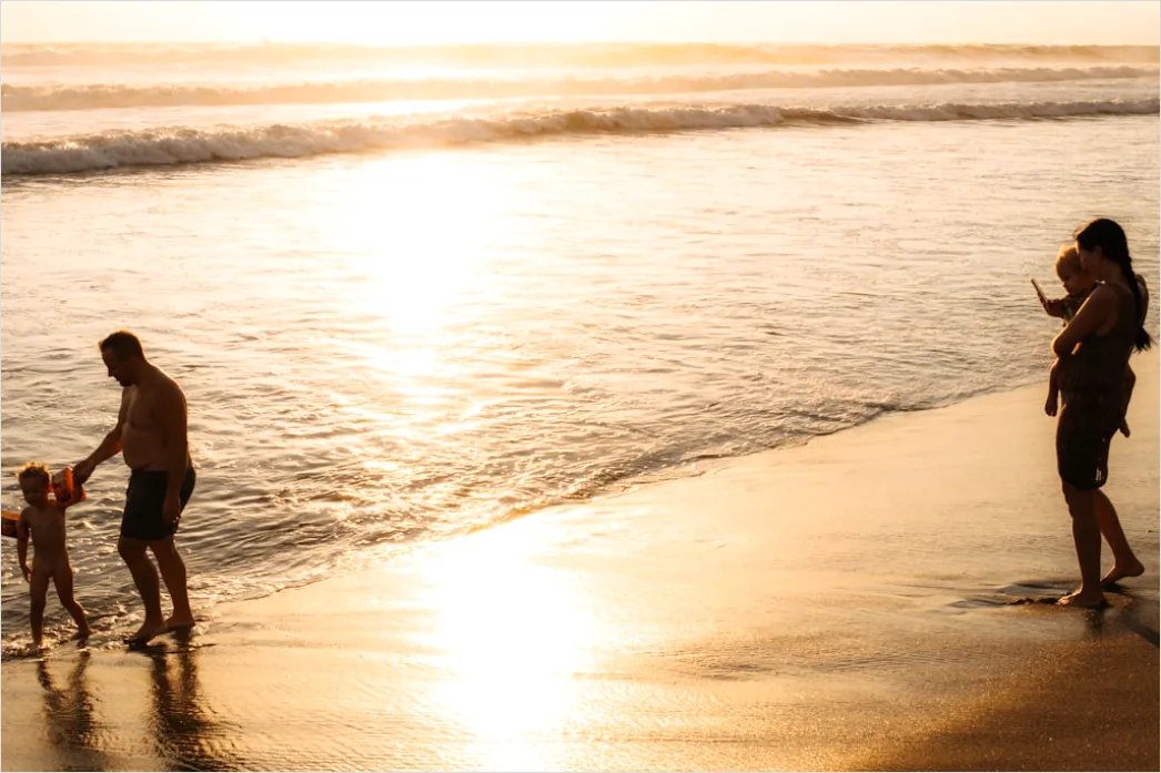 Detail Family Portrait Beach Sunset Golden Hour Number 16