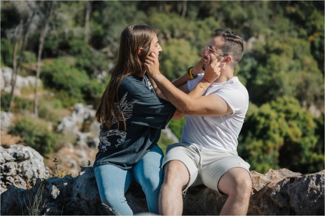 Father And Daughter Portrait Laughing Outdoor Ba1e