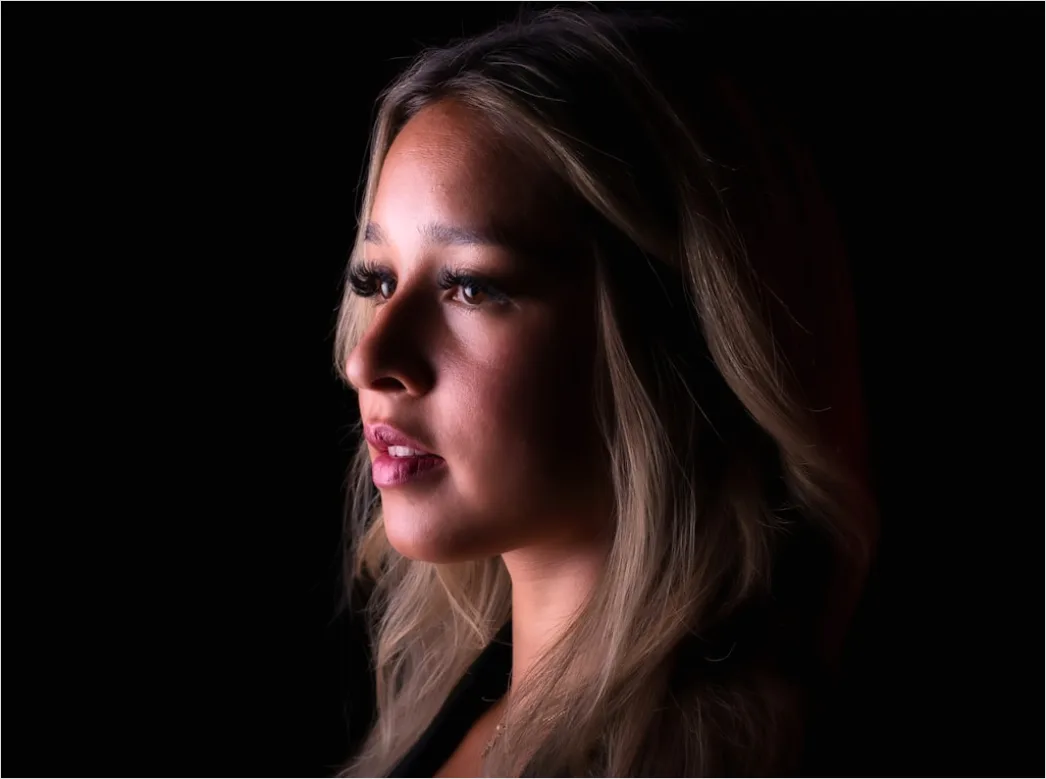 Detail Fine Art Portrait Woman Dramatic Studio Lighting Number 14