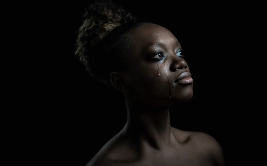 Detail Fine Art Portrait Woman Dramatic Studio Lighting Number 9