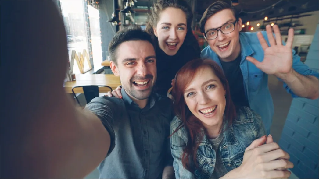 Detail Geburtstag Freunde Gruppe Selfie Lachen Number 12