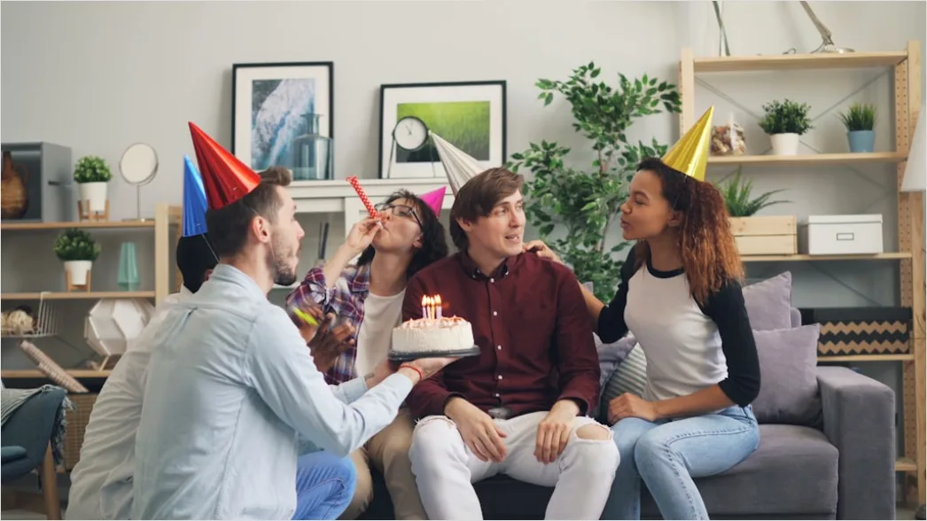 Detail Geburtstag überraschungsparty Gruppe Lachen Feiern Number 2