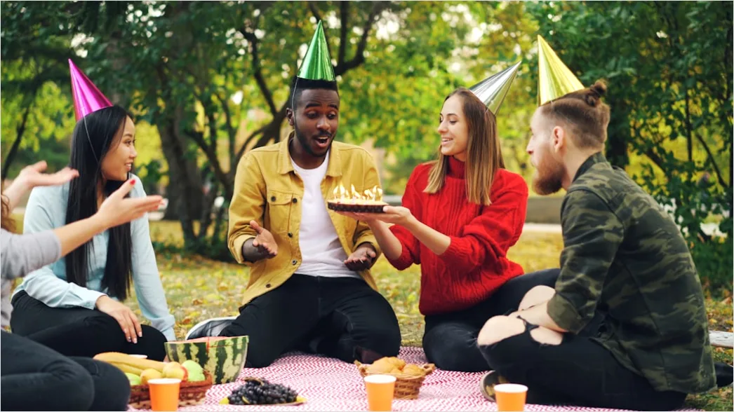Detail Geburtstag überraschungsparty Gruppe Lachen Feiern Number 13