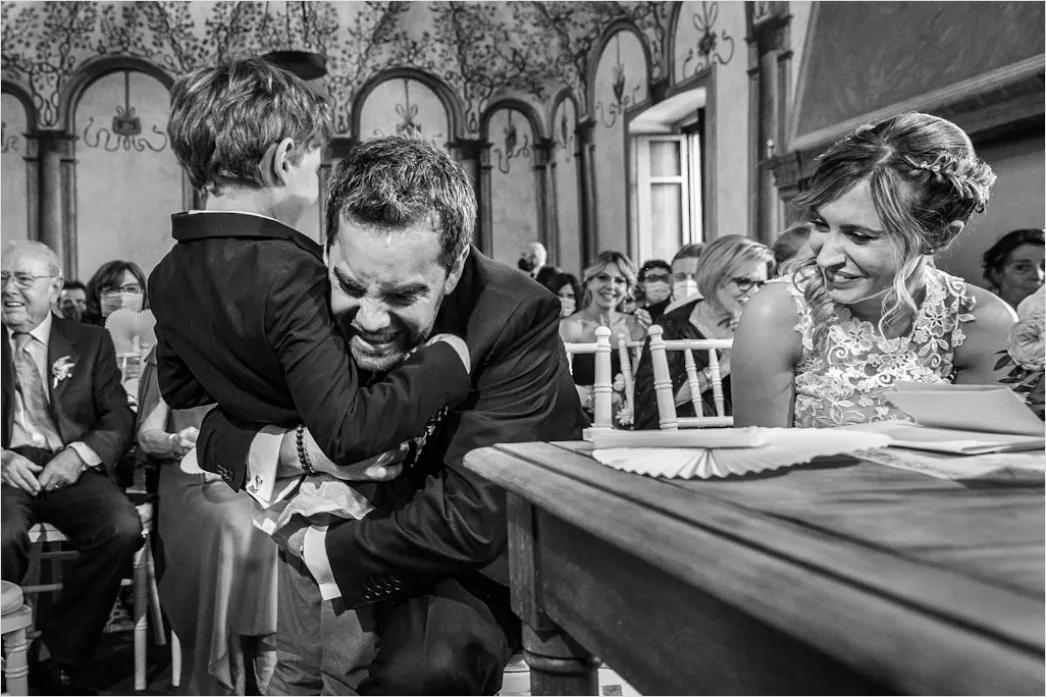 Detail Hochzeit Konfetti Moment Brautpaar Lachen Number 5