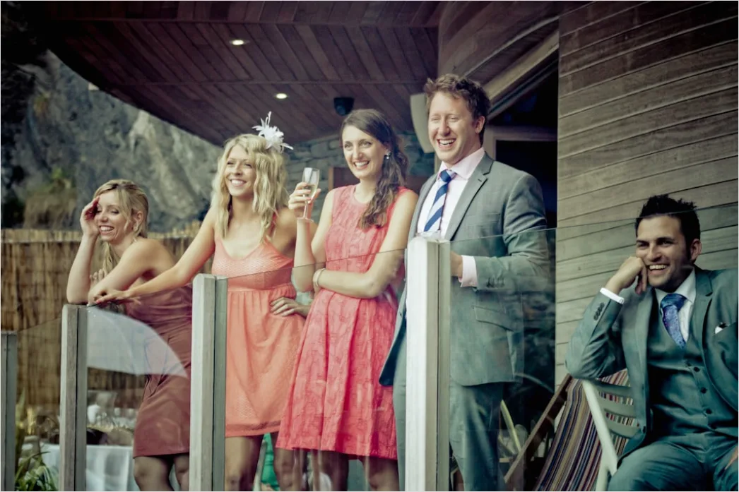 Detail Hochzeitsgesellschaft Gruppenfoto Outdoor Sonnig Number 12