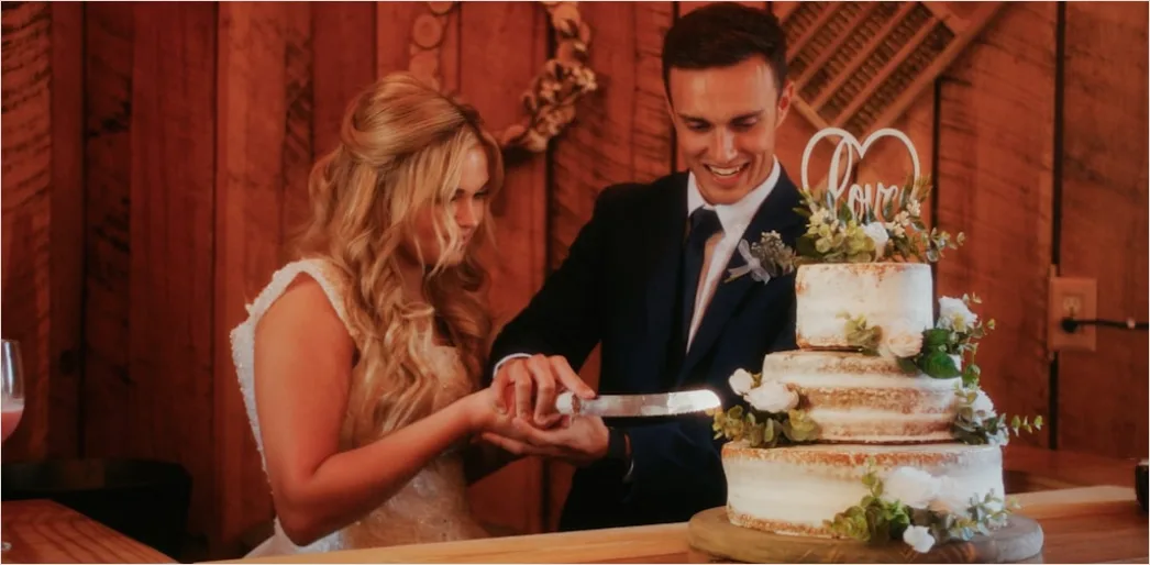 Detail Hochzeitstorte Anschneiden Brautpaar Moment Number 10