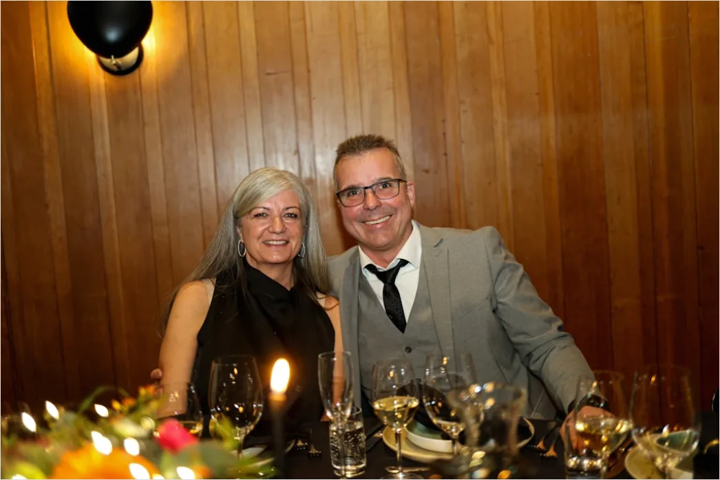 Jubilaeum Ehepaar Portrait Elegant Restaurant 70b4