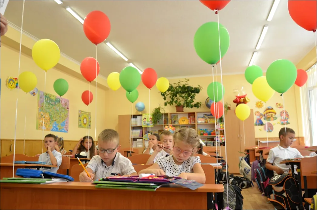 Detail Kindergeburtstag Dekoration Bunt Luftballons Tisch Number 10