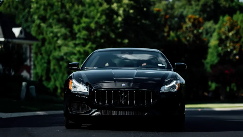 Detail Maserati Luxury Sedan Parked City Street Night Number 18