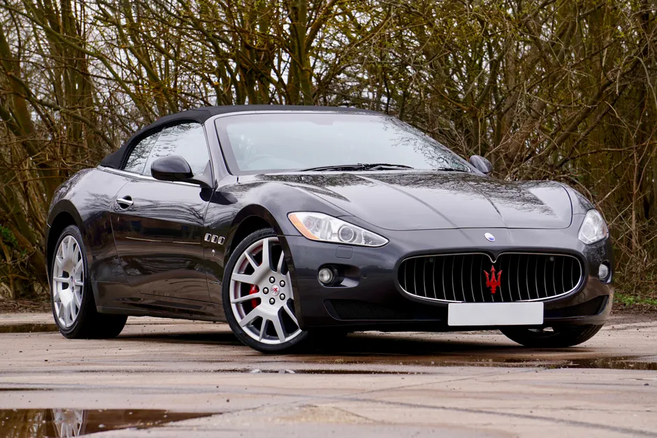Detail Maserati Luxury Sedan Parked City Street Night Number 5