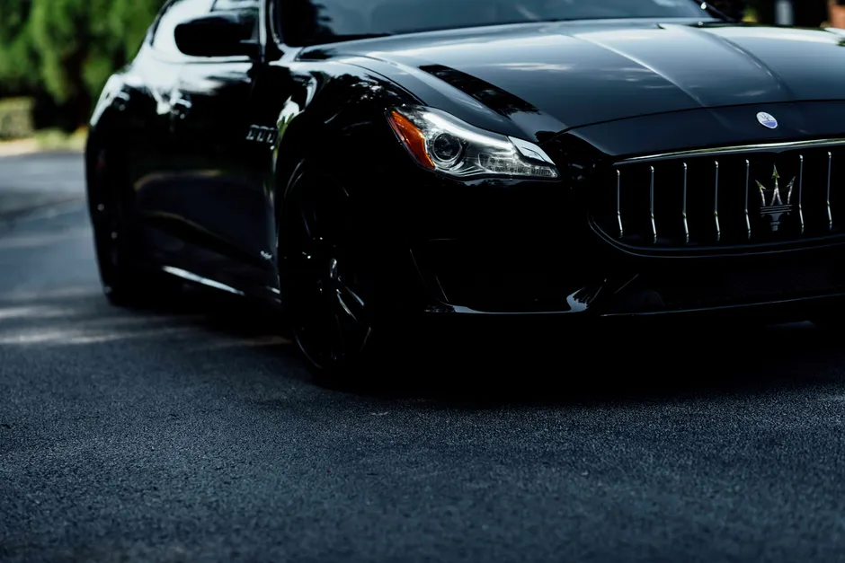 Detail Maserati Luxury Sedan Parked City Street Night Number 8