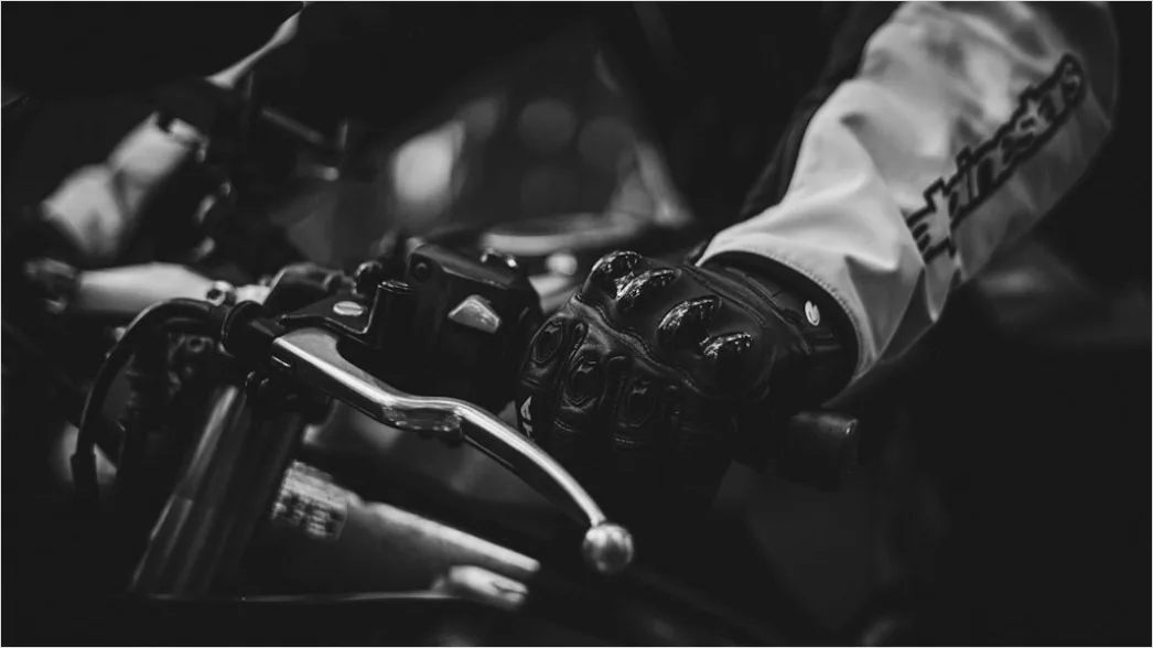 Detail Motorcycle Helmet And Gloves Flat Lay Detail Number 4