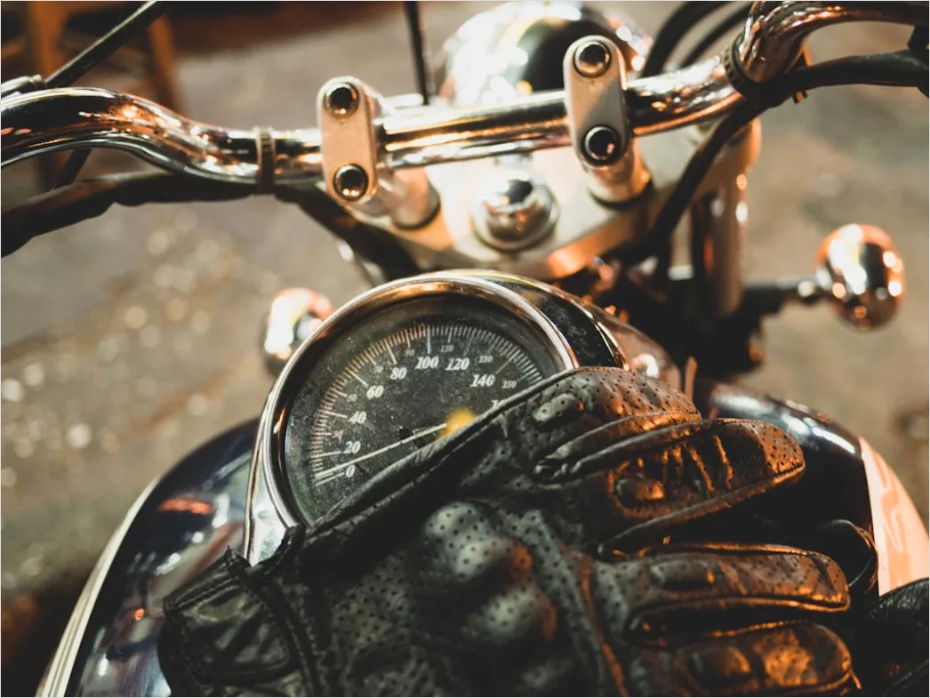 Detail Motorcycle Helmet And Gloves Flat Lay Detail Number 9