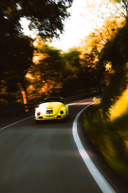 Detail Porsche 911 Classic On Winding Road Landscape Number 12
