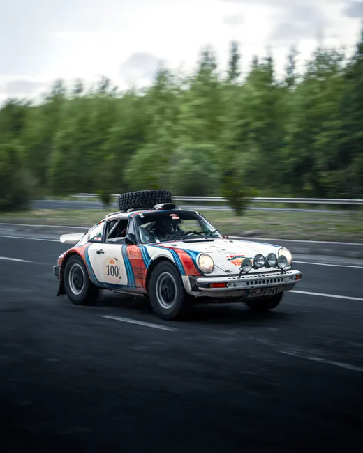 Detail Porsche 911 Classic On Winding Road Landscape Number 13