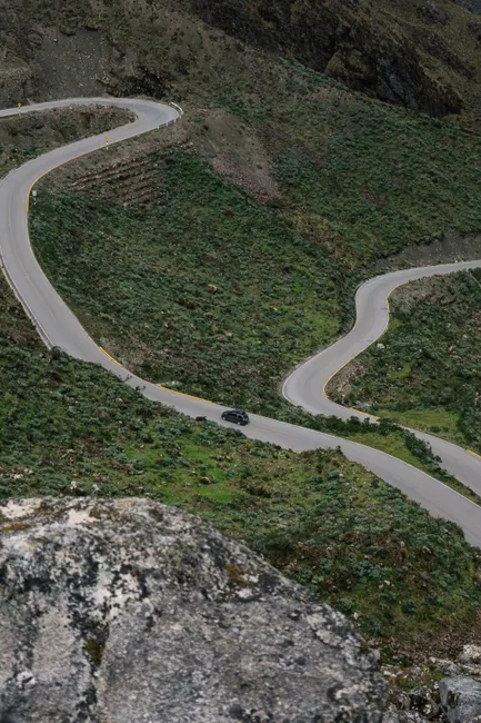 Detail Porsche 911 Classic On Winding Road Landscape Number 15