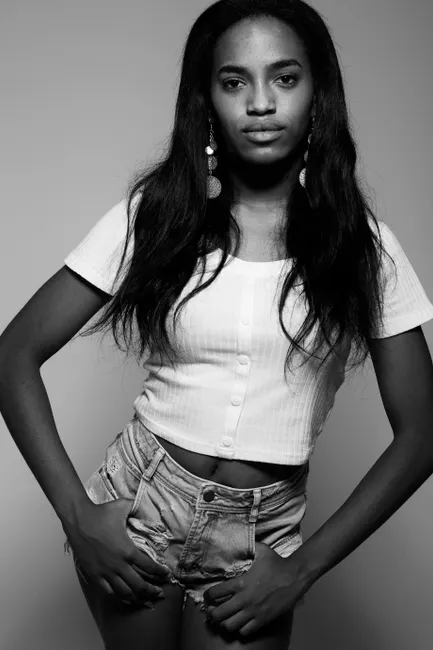 Detail Portrait Black Woman Confident Natural Light Studio Number 17