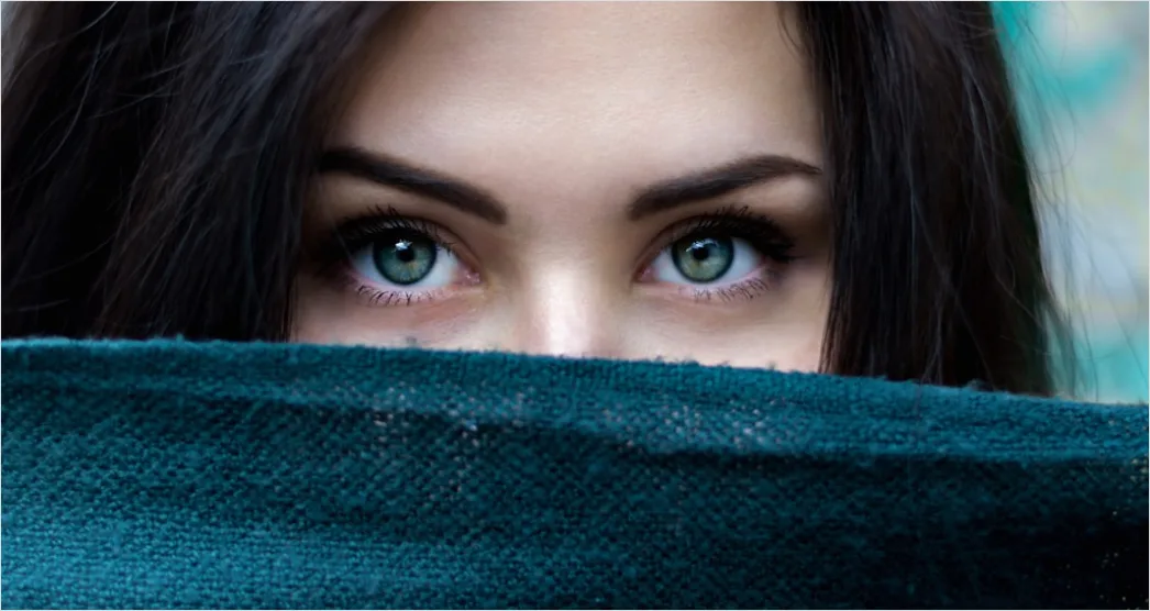Portrait Woman Confident Bold Direct Eye Contact 1a06
