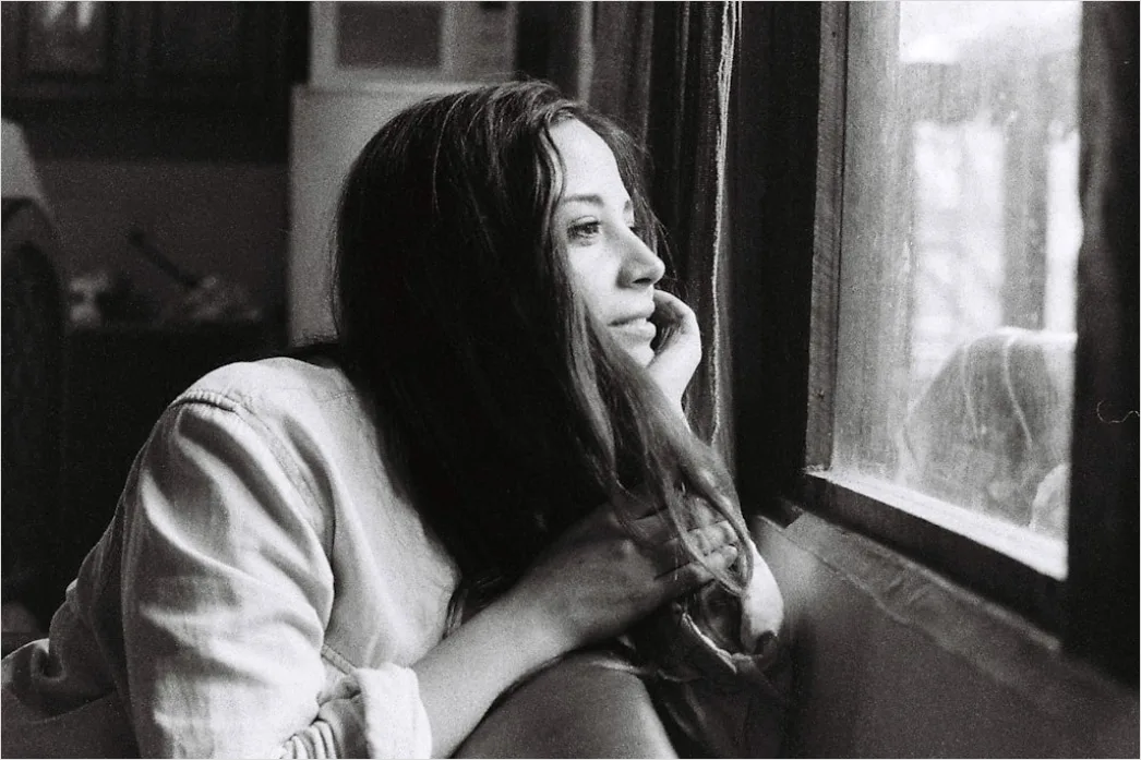 Detail Portrait Woman Nostalgic Thoughtful Expression Window Number 11
