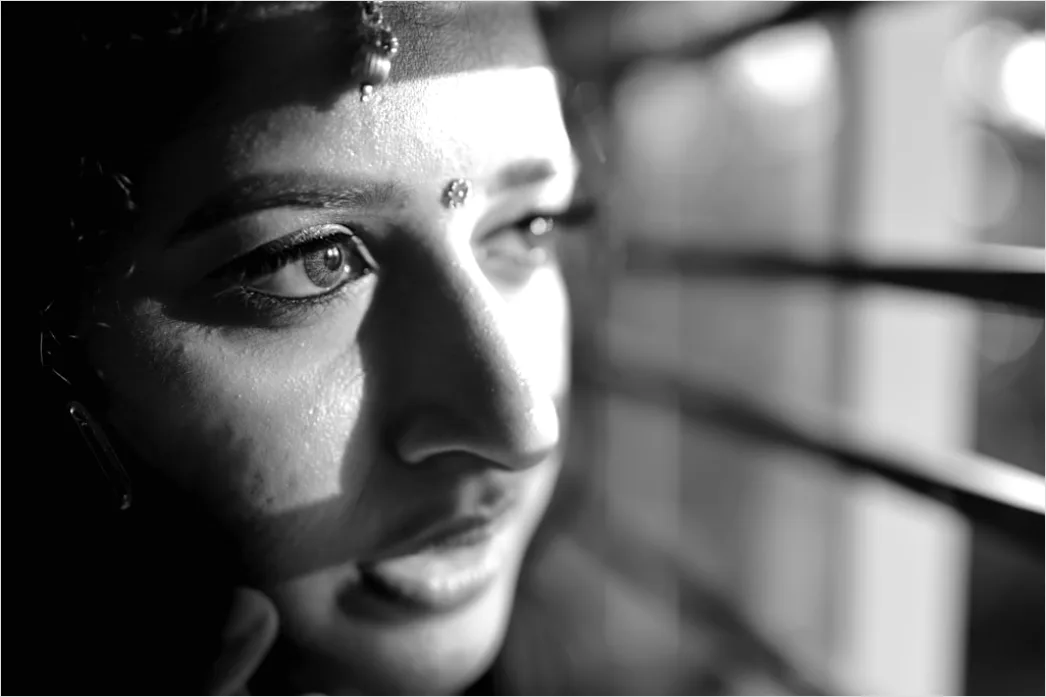 Detail Portrait Woman Nostalgic Thoughtful Expression Window Number 17