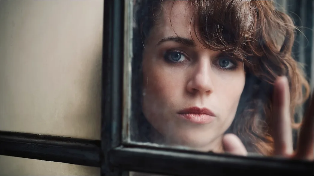 Detail Portrait Woman Nostalgic Thoughtful Expression Window Number 18