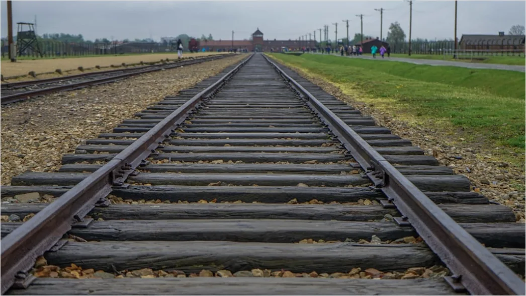 Detail Railway Track Perspective Leading Lines Photo Number 11