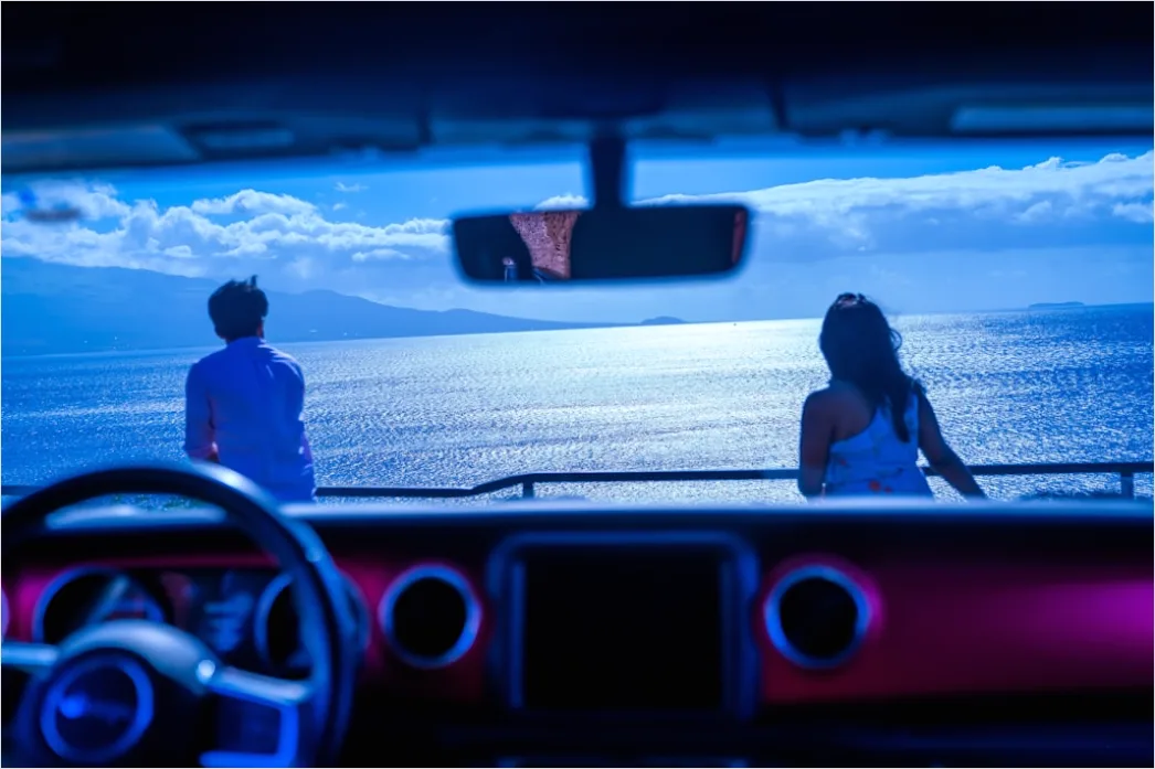 Detail Road Trip Couple Driving Convertible Sunset Number 11