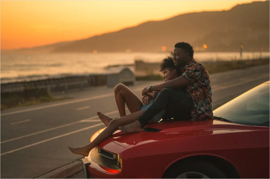 Detail Road Trip Couple Driving Convertible Sunset Number 14