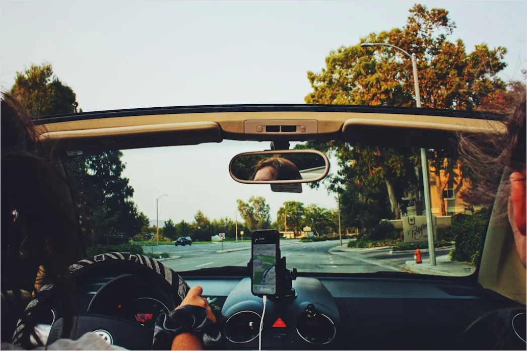 Detail Road Trip Couple Driving Convertible Sunset Number 6