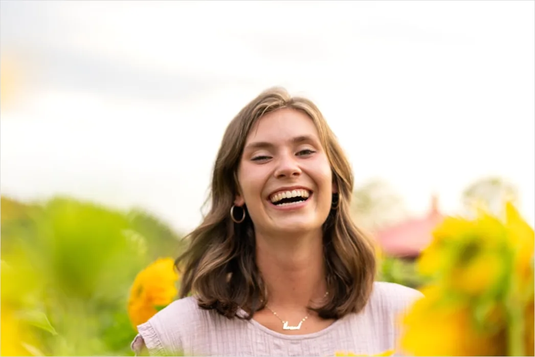 Detail Senior Portrait Candid Laughing Genuine Emotion Number 6