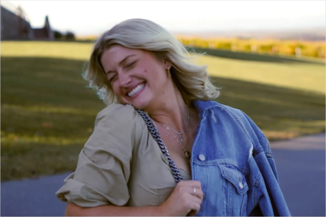 Detail Senior Portrait Candid Laughing Genuine Emotion Number 7