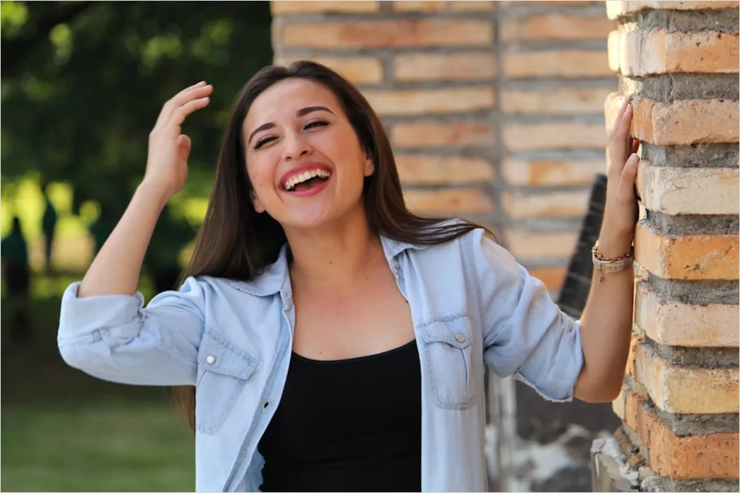 Detail Senior Portrait Candid Laughing Genuine Emotion Number 8
