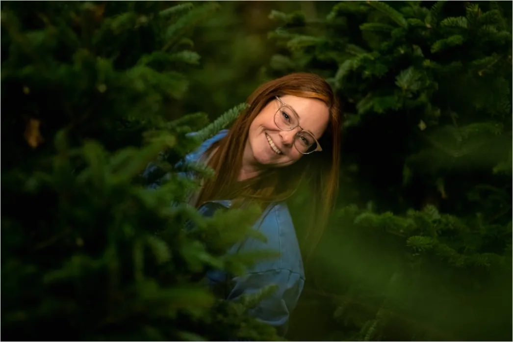Detail Senior Portrait Candid Laughing Genuine Emotion Number 10