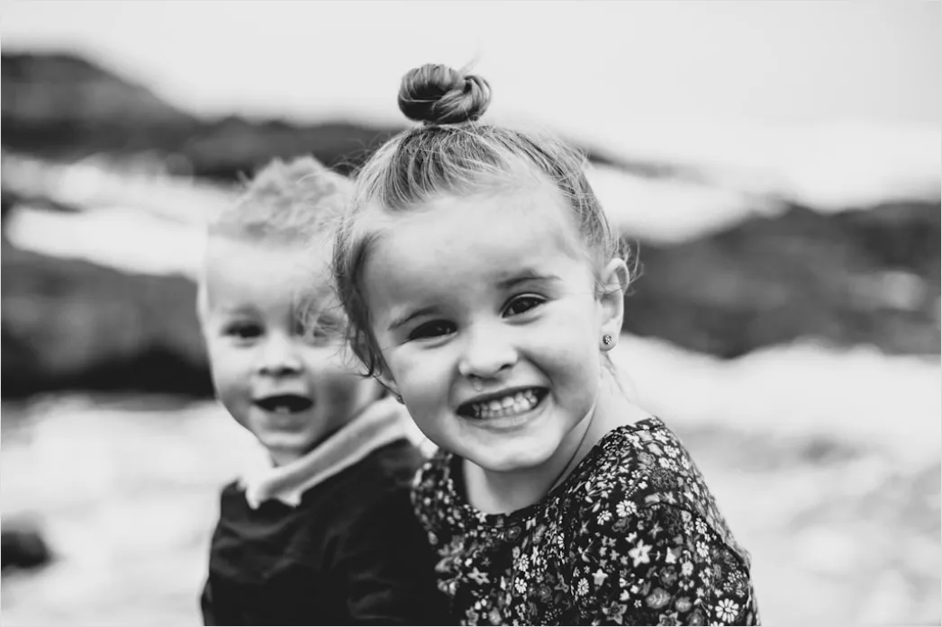 Detail Siblings Portrait Playing Together Outdoor Candid Number 11