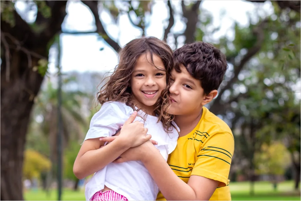 Detail Siblings Portrait Playing Together Outdoor Candid Number 16
