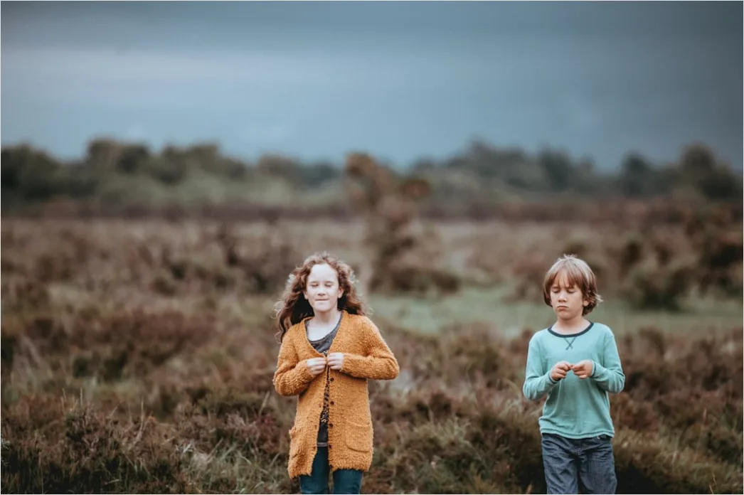 Detail Siblings Portrait Playing Together Outdoor Candid Number 18