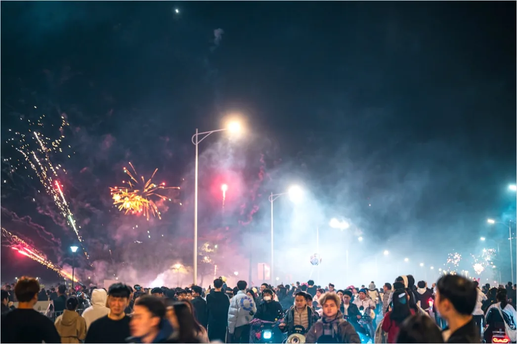 Detail Silvester Outdoor Feuerwerk Menschenmenge Number 5