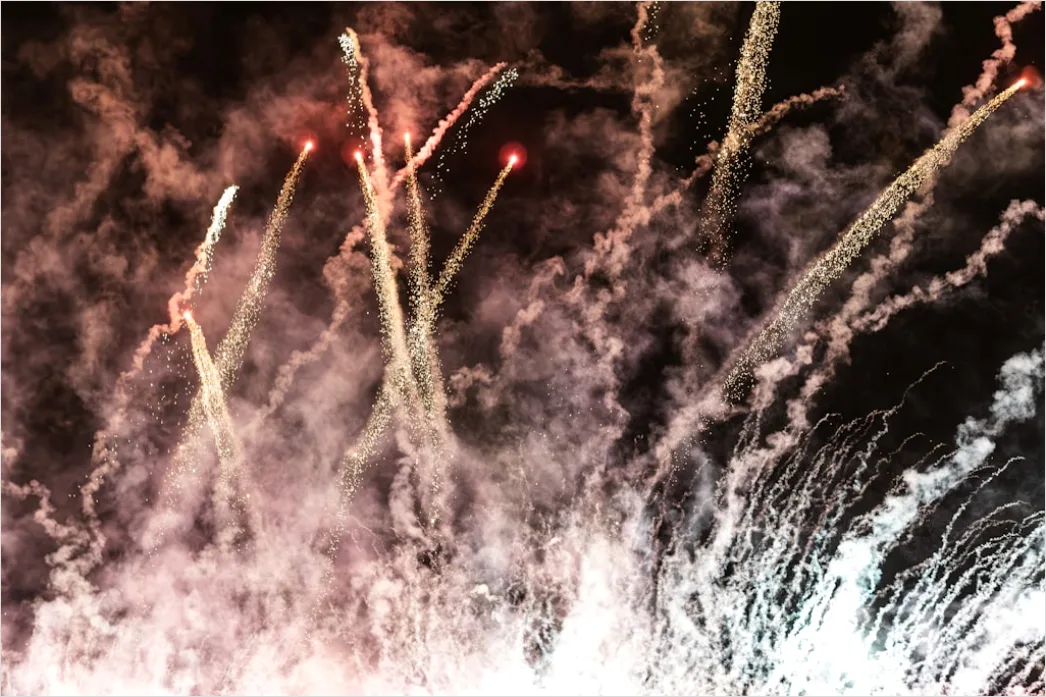 Detail Silvester Raketen Feuerwerk Nachthimmel Number 10