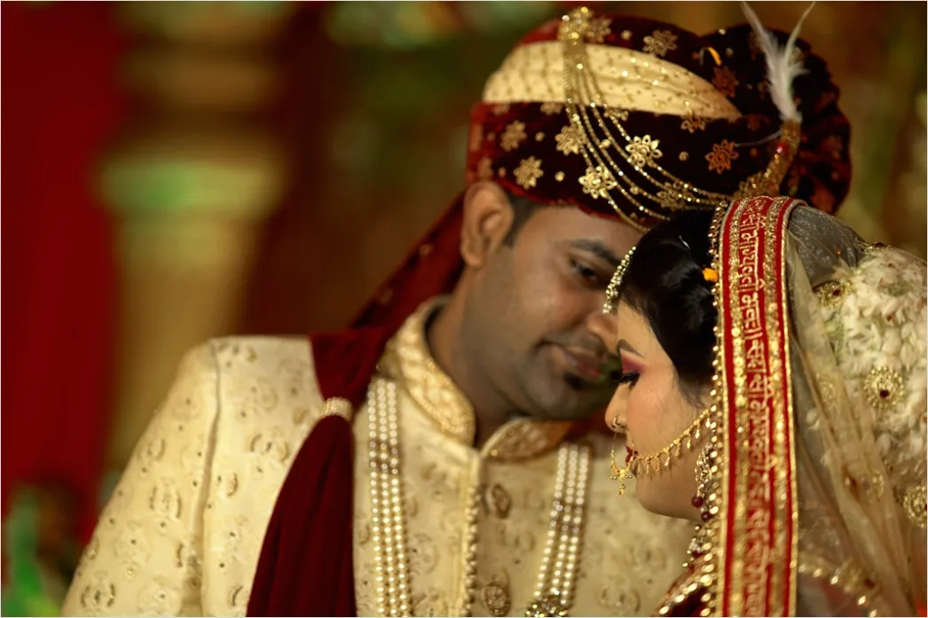 Detail Traditional Wedding Attire Portrait Couple Close Up Number 12