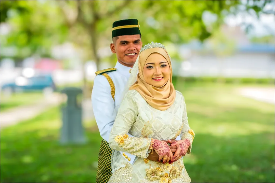 Detail Traditional Wedding Attire Portrait Couple Close Up Number 7