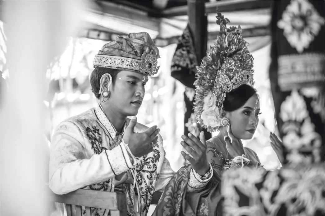 Detail Traditional Wedding Attire Portrait Couple Close Up Number 9