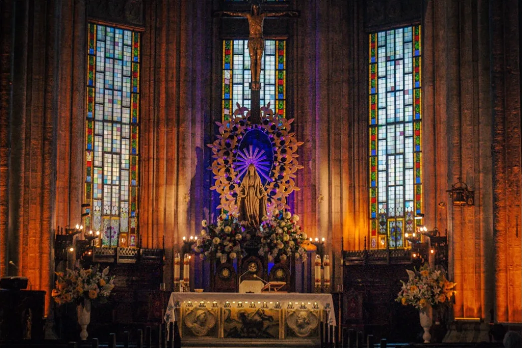Detail Trauung Kirchlich Altar Dekoration Blumen Number 15