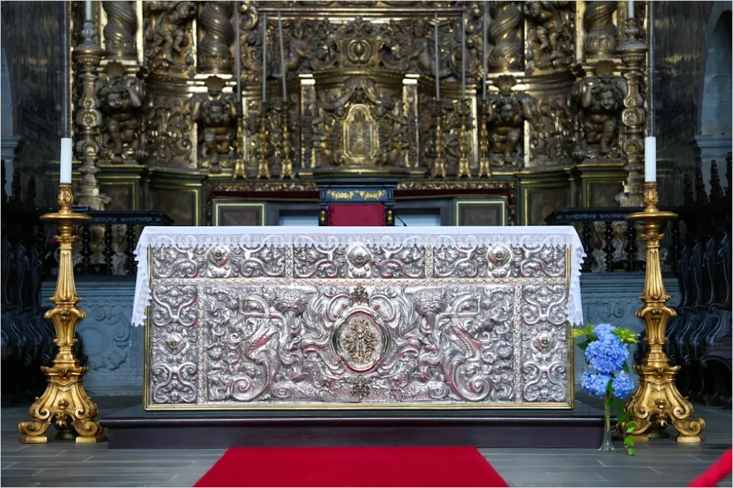 Detail Trauung Kirchlich Altar Dekoration Blumen Number 16