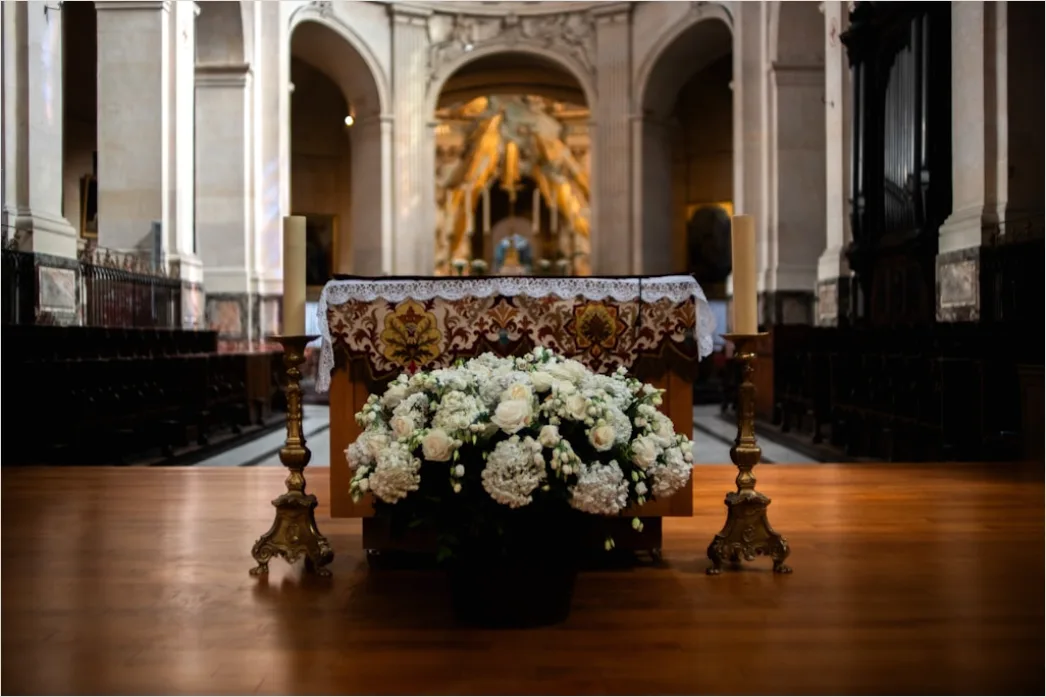Detail Trauung Kirchlich Altar Dekoration Blumen Number 6