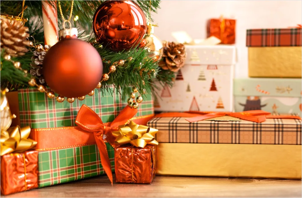 Detail Weihnachten Geschenke Unter Baum Nahaufnahme Number 15