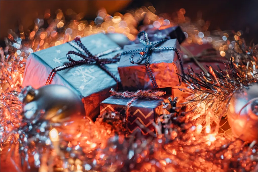 Detail Weihnachten Geschenke Unter Baum Nahaufnahme Number 6