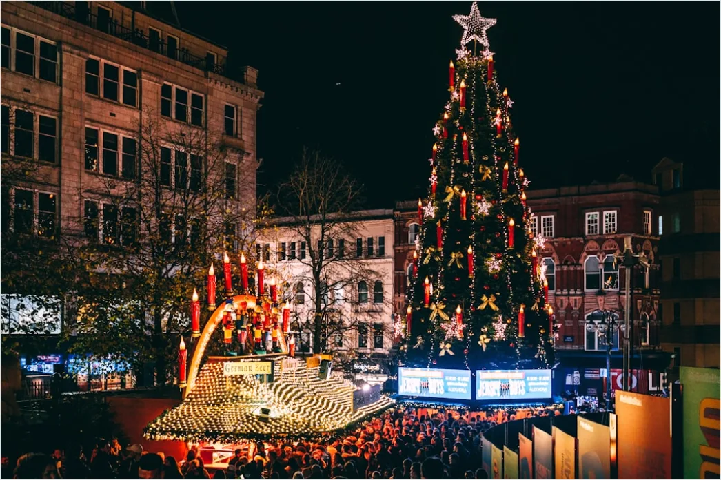 Detail Weihnachtsmarkt Abend Lichter Stimmungsvoll Besucher Number 18