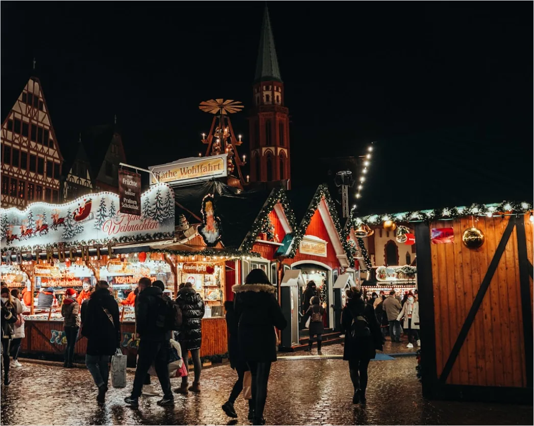 Detail Weihnachtsmarkt Abend Lichter Stimmungsvoll Besucher Number 19